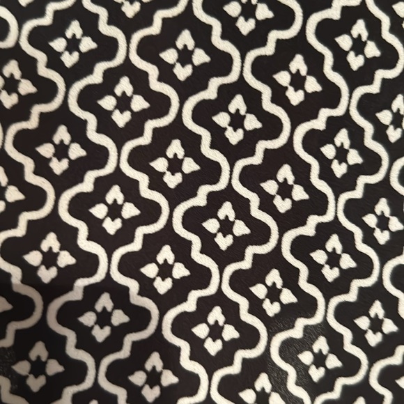 The Loft lined tank top with pleated column in back. - Picture 4 of 9